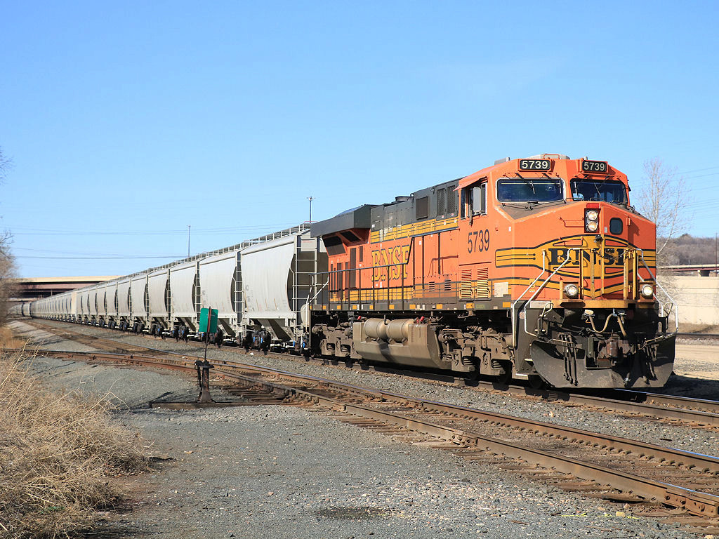 BNSF 5739